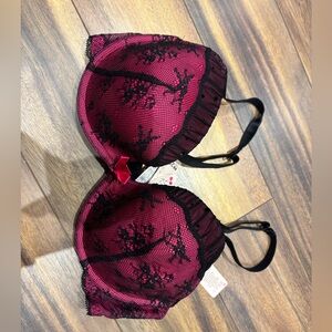 NWT 32DD bra.